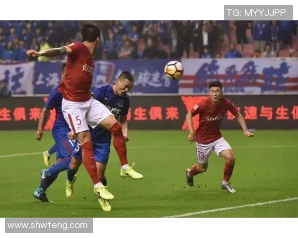 37岁足球明星感染新冠病毒引发关注球迷纷纷表达关心与祝福