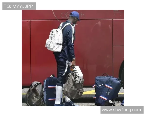 背着MCM书包的足球明星们如何在时尚与运动之间找到平衡