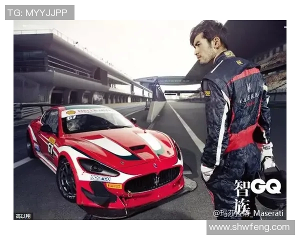 与足球明星亲密合影的男士们展现魅力与激情的瞬间 与足球明星亲密合影的男士们展现魅力与激情的瞬间