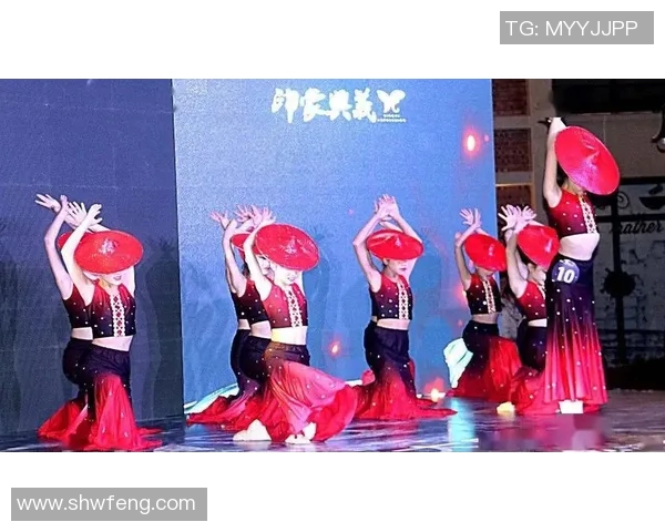 篮球场上的舞蹈明星如何用热情与技巧征服观众的心灵与舞台